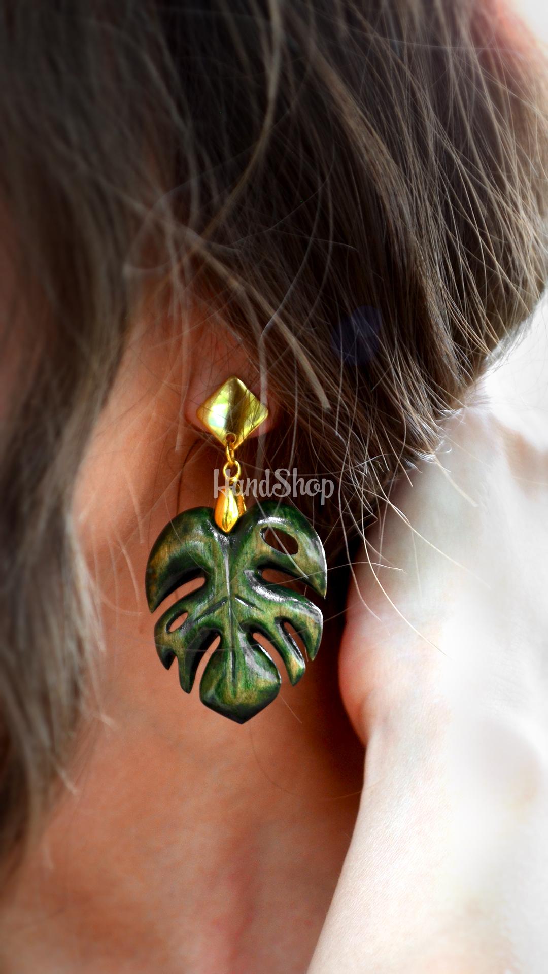 Дерев'яні стильні жіночі сережки зелене листя монстера Дерев'яні стильні жіночі сережки зелене листя монстера