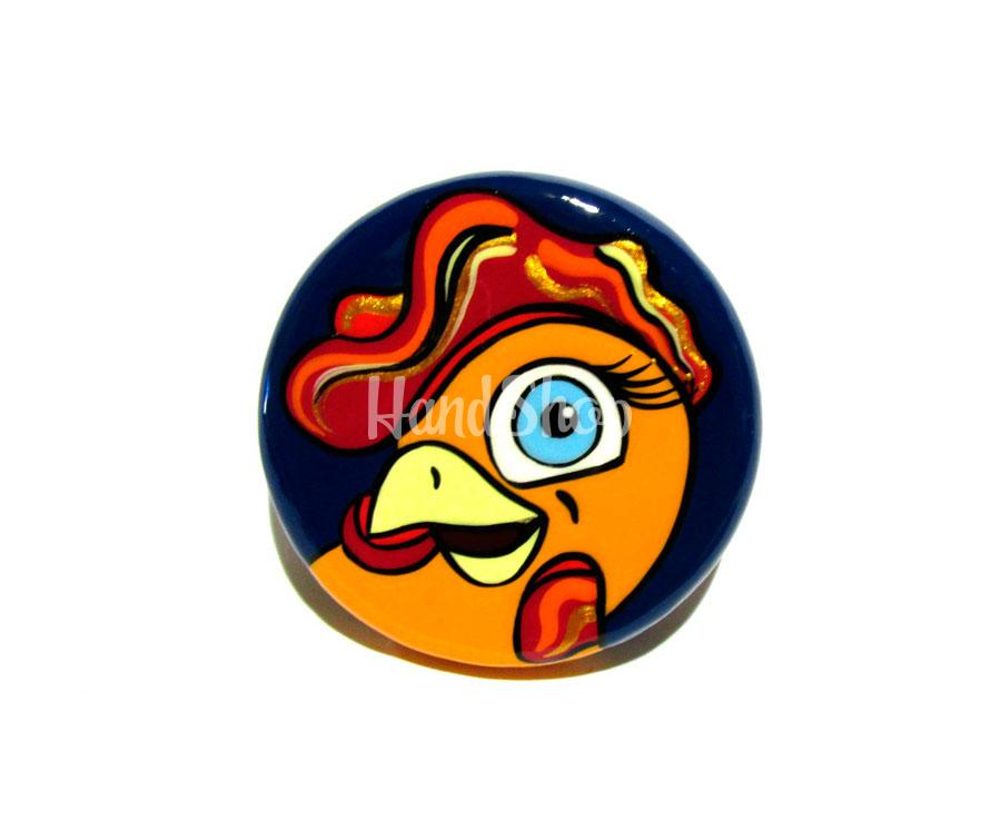 Круглая рисованная брошь дерево петушок Круглая рисованная брошь дерево петушок