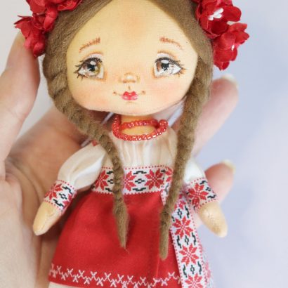 Сувенірна лялька маленька своїми руками україночка