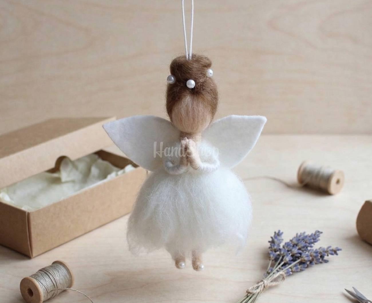 Підвіска міні лялька балерина ангелик на ниточці сувенір Підвіска міні лялька балерина ангелик на ниточці сувенір