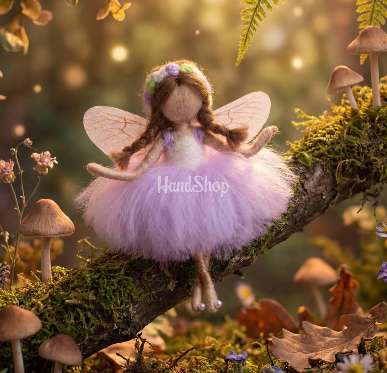 Лялечка сувенір з вовни підвіска весна ангелик з крилами Лялечка сувенір з вовни підвіска весна ангелик з крилами