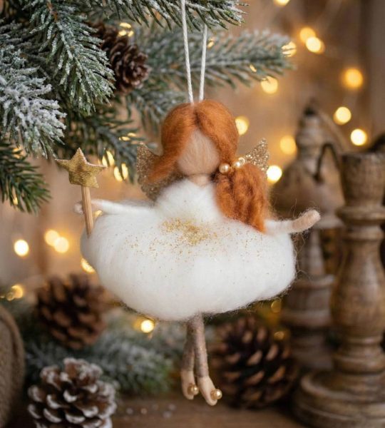 Новорічна руда лялька підвіска ангел з вовни на ниточці