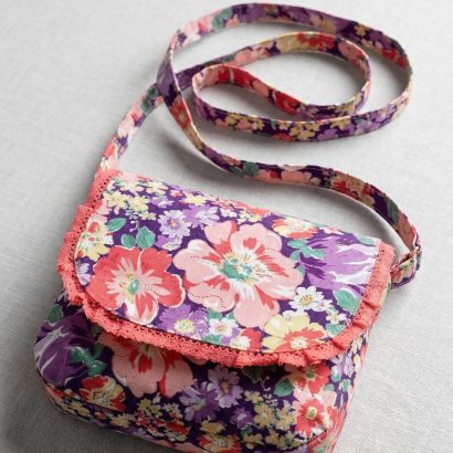 Жіноча сумочка з тканини на магнітній кнопці квіти