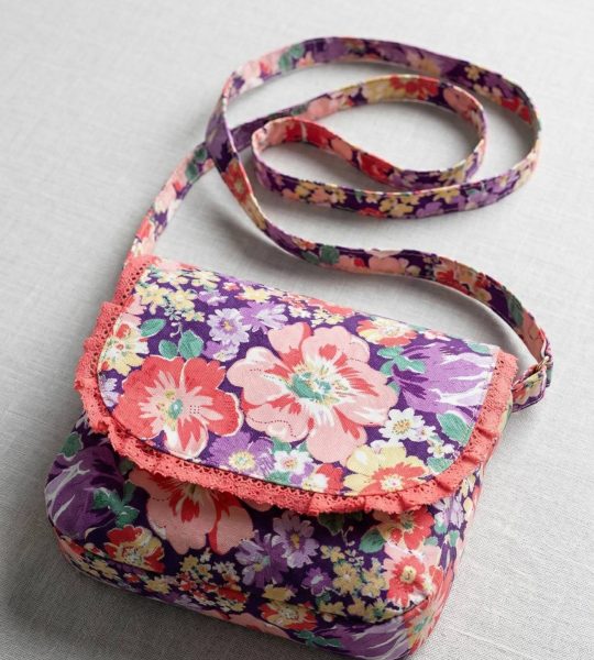 Жіноча сумочка з тканини на магнітній кнопці квіти