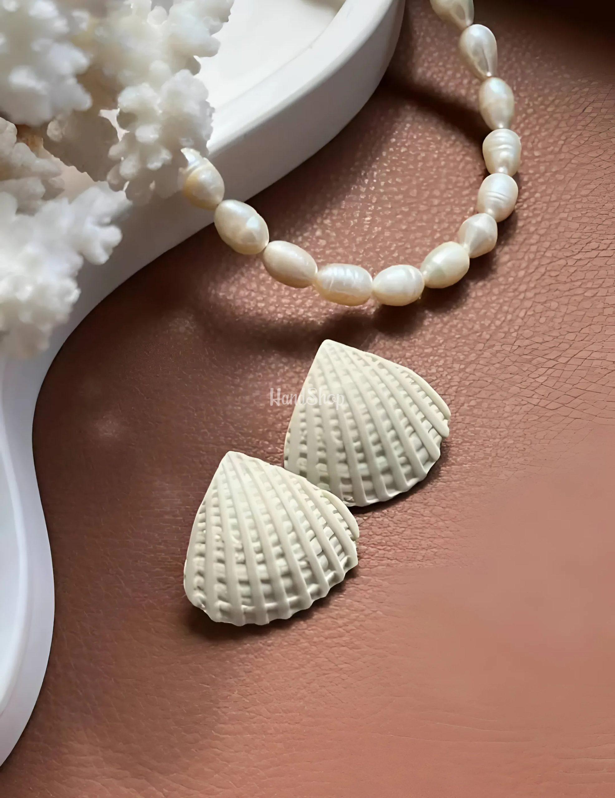 Жіночі літні морські сережки мушля полімерна глина Жіночі літні морські сережки мушля полімерна глина