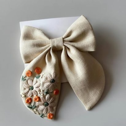 Дитячий бант для волосся вишивка польові квіти, льон