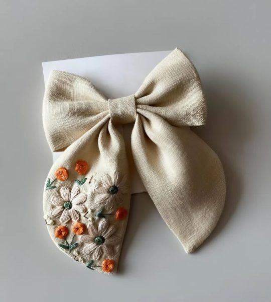 Дитячий бант для волосся вишивка польові квіти, льон