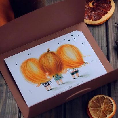 Листівка авторська мальована дружба три подруги в конверті