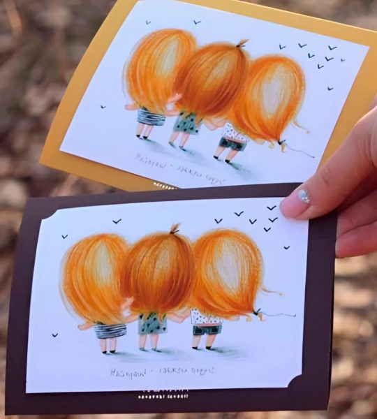 Листівка авторська мальована дружба три подруги в конверті