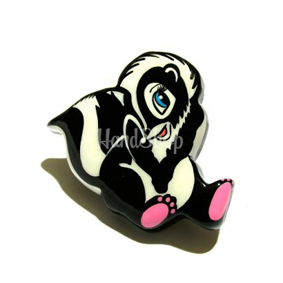 Дерев'яна дитяча брошка з білченям ручного розпису