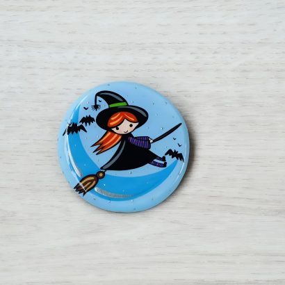 Дитяча брошка відьмочка halloween руда дівчинка ручний розпис