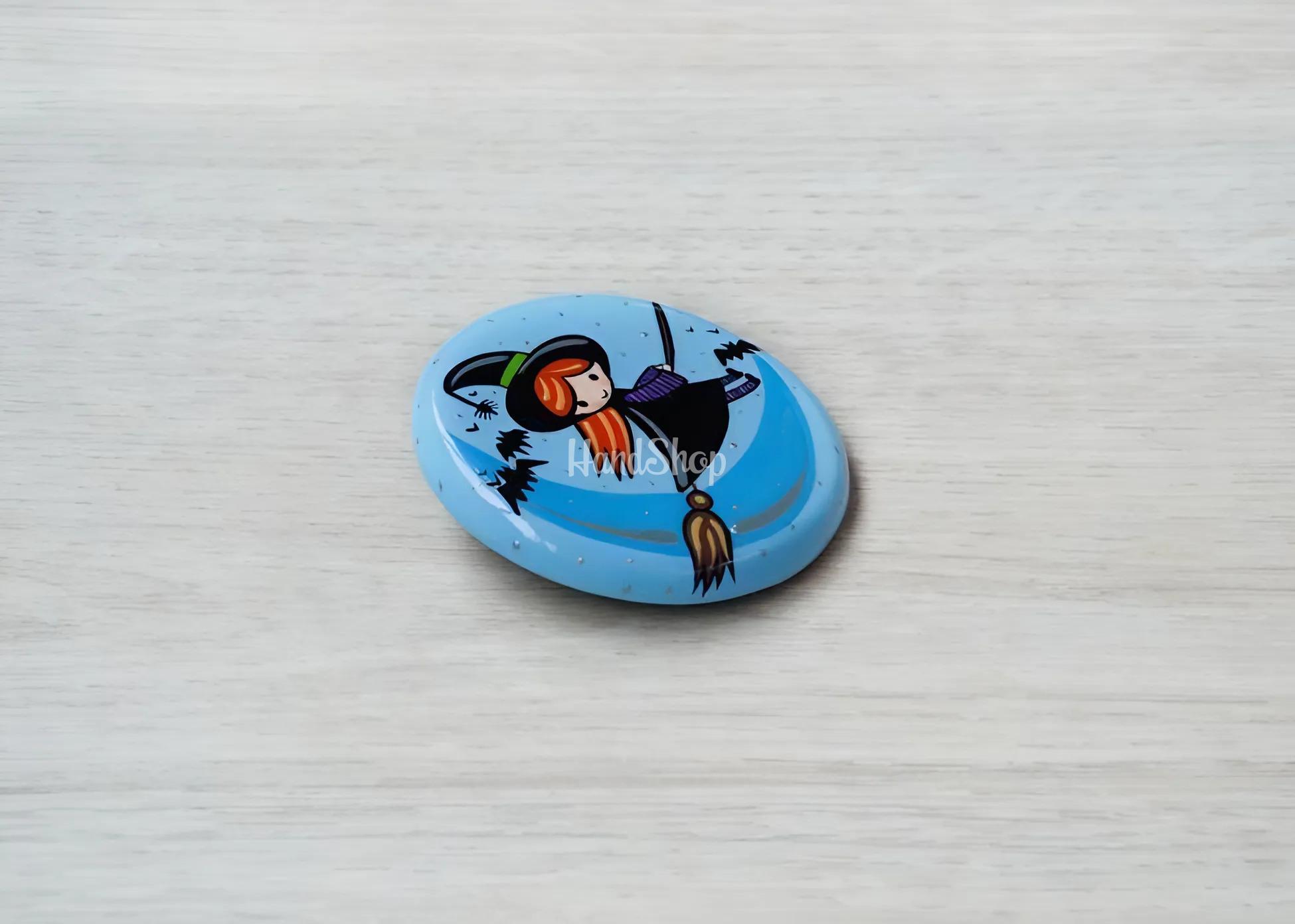 Дитяча брошка відьмочка halloween руда дівчинка ручний розпис Дитяча брошка відьмочка halloween руда дівчинка ручний розпис