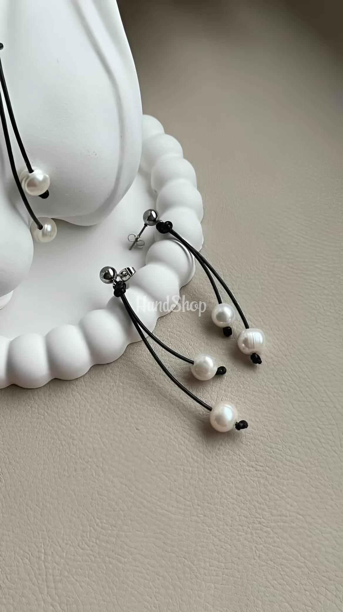 Набір прикрас кольє та сережки натуральні перли, шкіряний шнур Набір прикрас кольє та сережки натуральні перли, шкіряний шнур