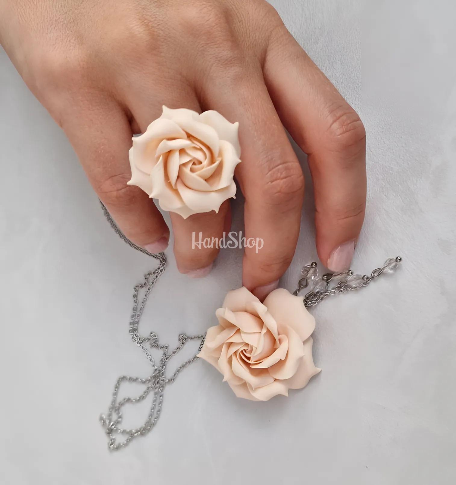 Комплект прикрас полімерна глина кулон, колечко троянда Комплект прикрас полімерна глина кулон, колечко троянда