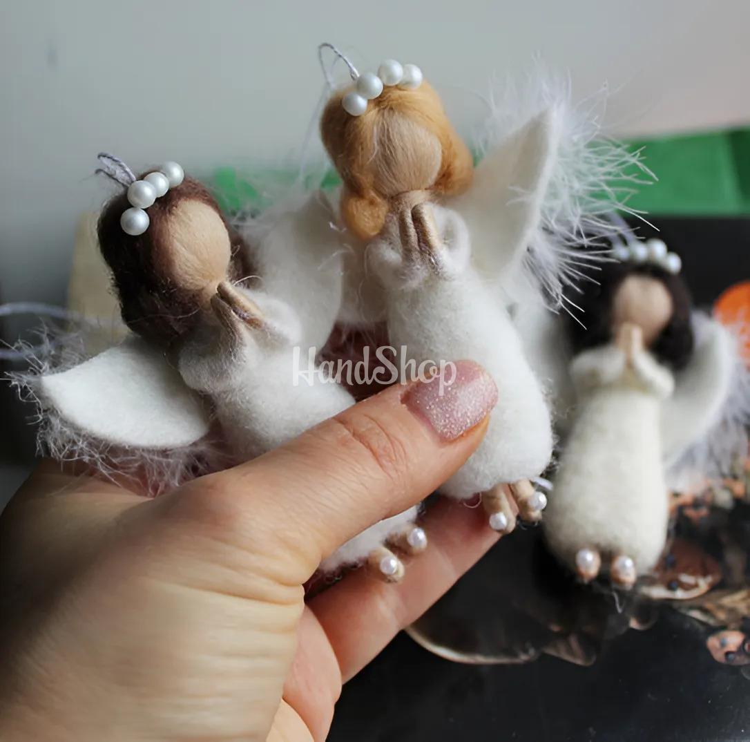 Авторська лялька янгол підвіска на ниточці сувенір із шерсті Авторська лялька янгол підвіска на ниточці сувенір із шерсті