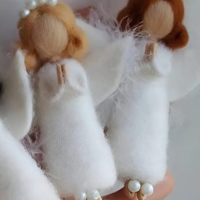 Авторська лялька янгол підвіска на ниточці сувенір із шерсті