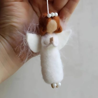 Янгол лялька рижий на ниточці з вовни підвіска сувенір