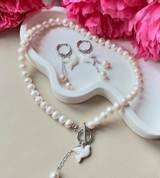 Намисто колье та сережки білі голубки глина, річкові перли