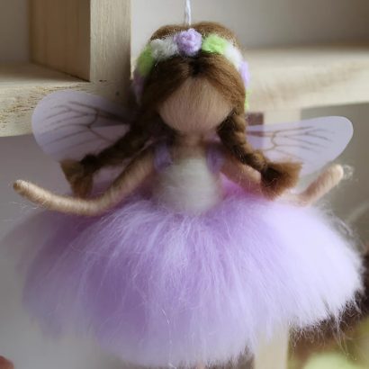 Лялечка сувенір з вовни підвіска весна ангелик з крилами