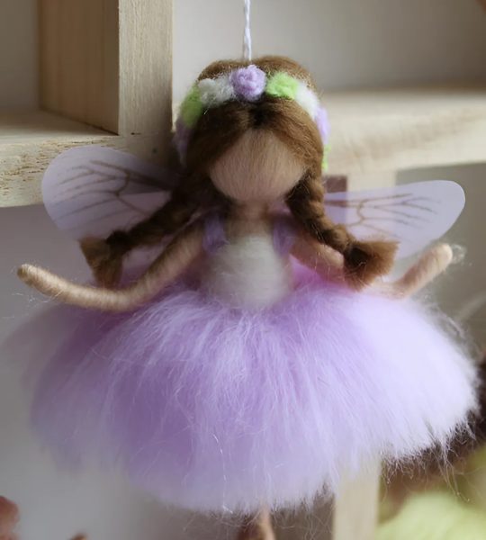 Лялечка сувенір з вовни підвіска весна ангелик з крилами