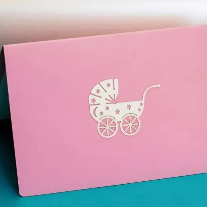 Рожева листівка об'ємна з днем народження дівчинці