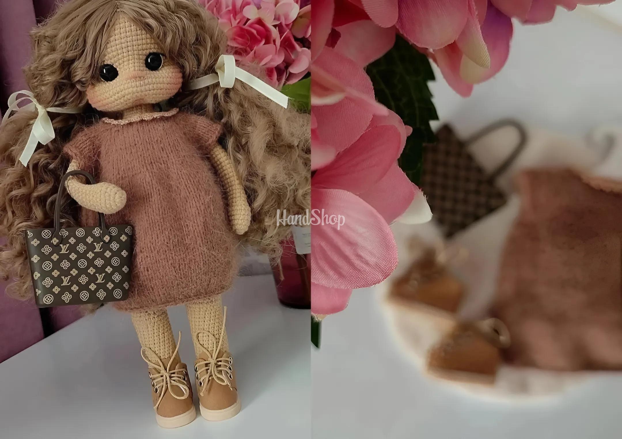 Авторська в'язана велика ігрова стильна лялька кудряшка Авторська в'язана велика ігрова стильна лялька кудряшка