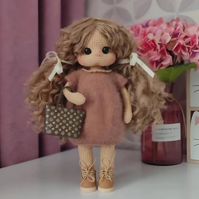 Авторська в'язана велика ігрова лялька кудряшка Louis Vuitton