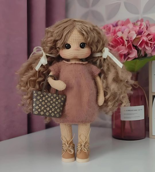 Авторська в'язана велика ігрова лялька кудряшка Louis Vuitton
