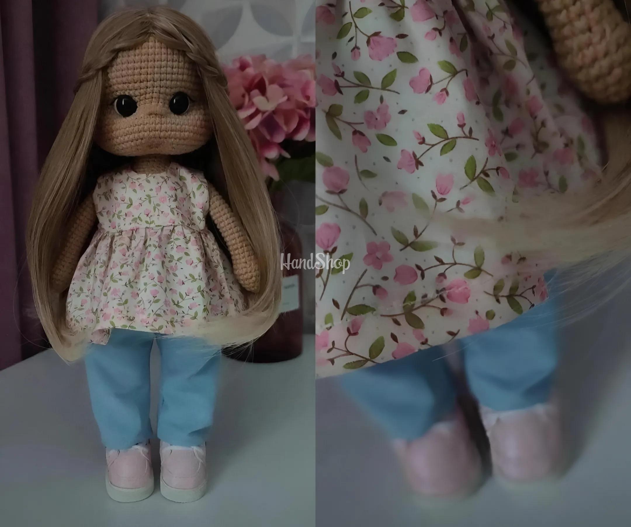 Авторська в’язана велика ігрова лялька з довгим волоссям Авторська в’язана велика ігрова лялька з довгим волоссям