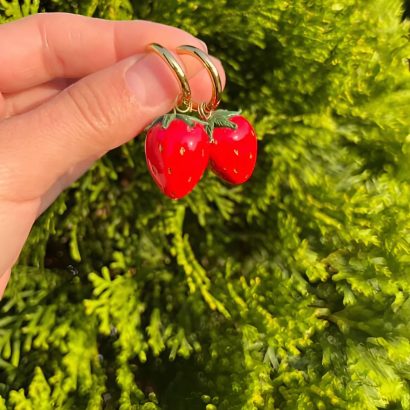 Авторські сережки червоні ягідки полунички полімерна глина