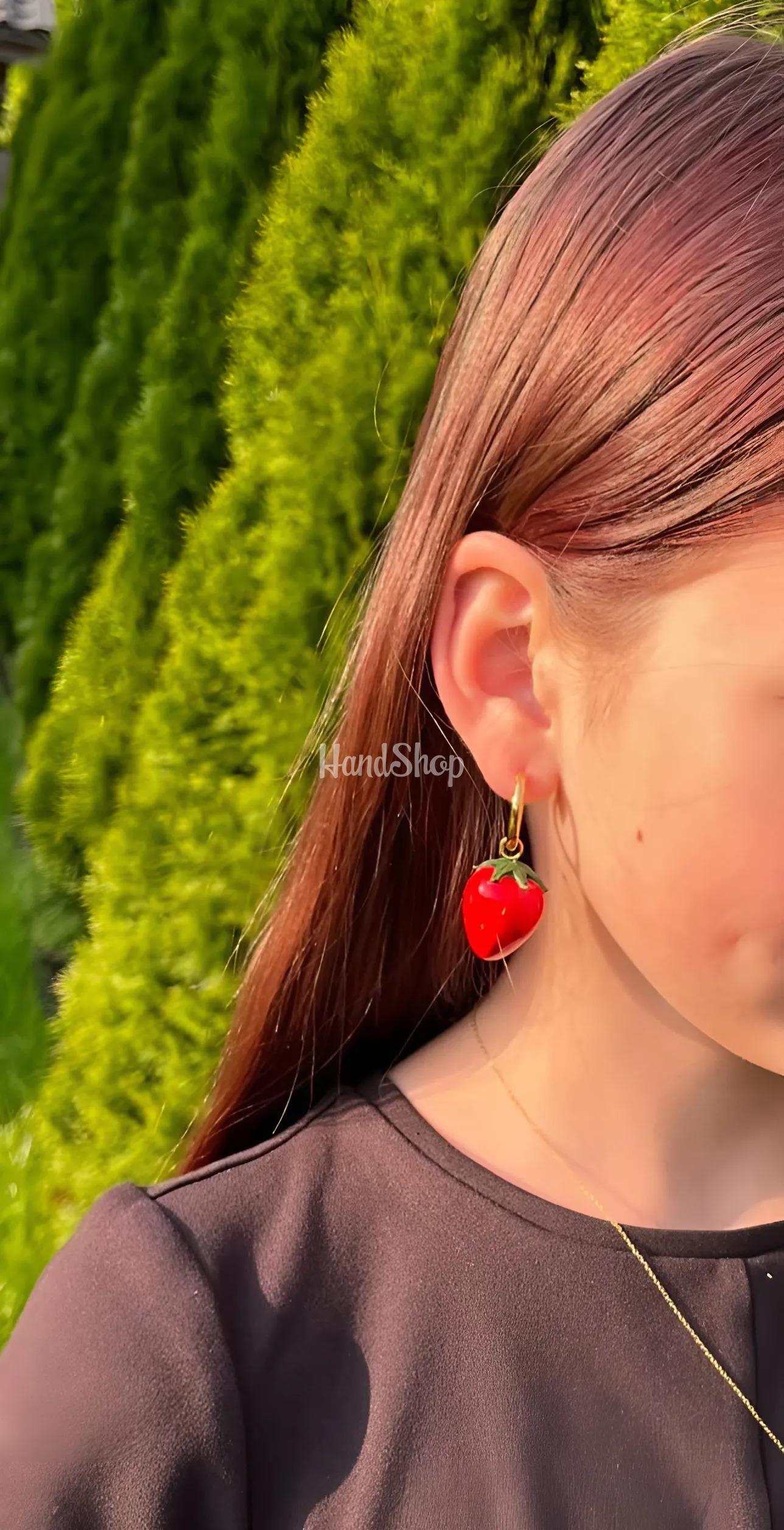 Авторські сережки червоні ягідки полунички полімерна глина Авторські сережки червоні ягідки полунички полімерна глина