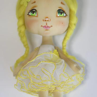 Маленька текстильна лялька сувенірна з жовтим волоссям