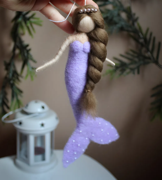 Сувенірна лялька підвіска казкова русалонька фіолетова