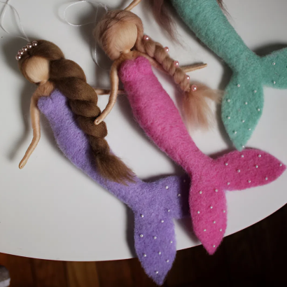 Сувенірна лялька підвіска казкова русалонька фіолетова