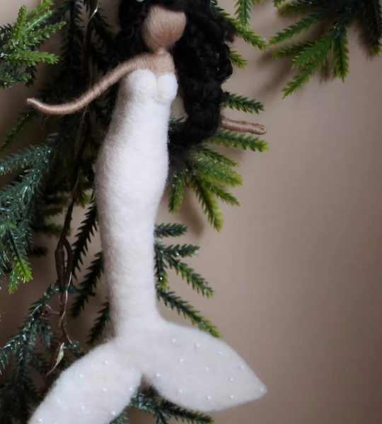 Сувенірна лялька підвіска казкова русалонька принцеса