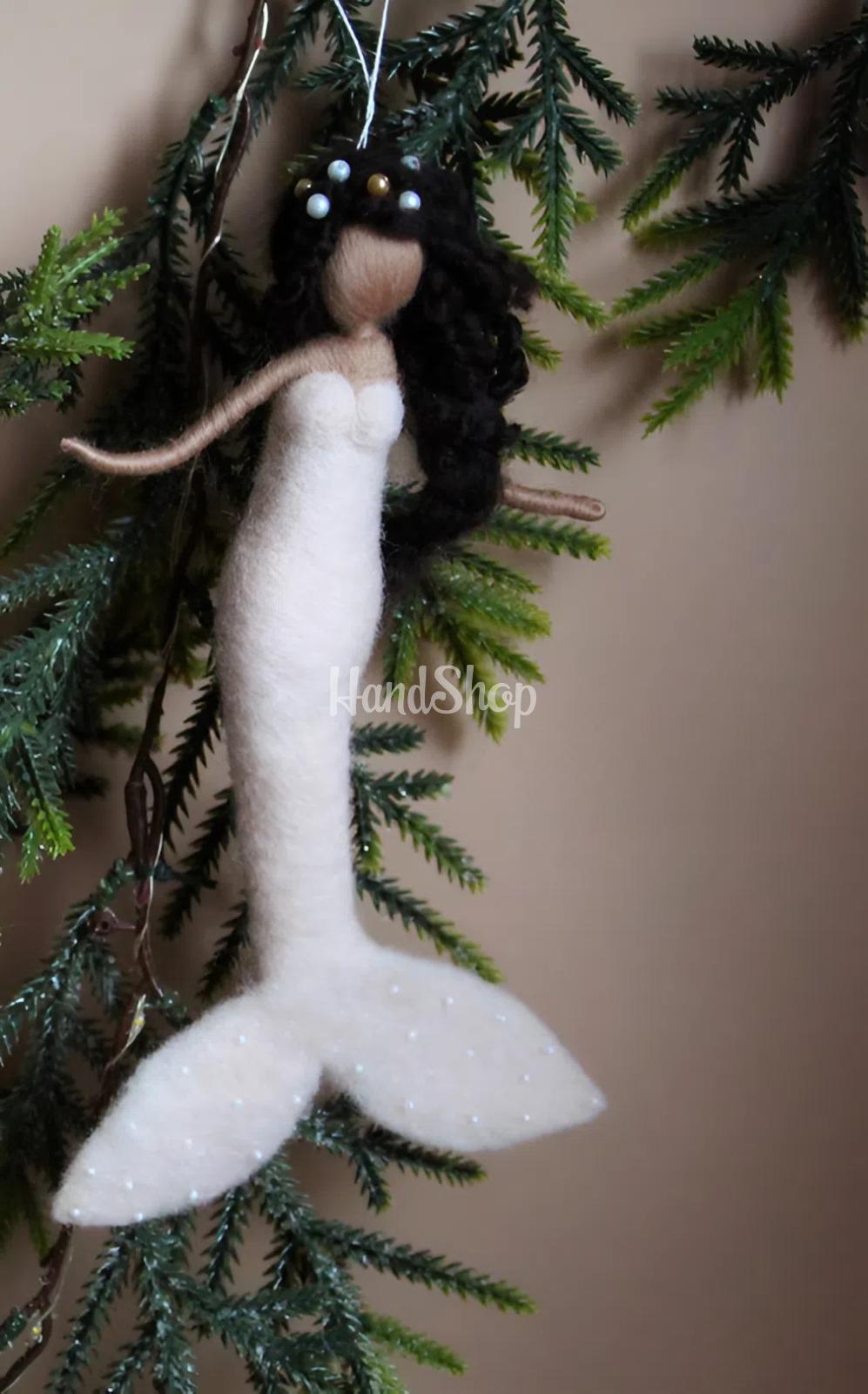 Сувенірна лялька підвіска казкова русалонька принцеса Сувенірна лялька підвіска казкова русалонька принцеса