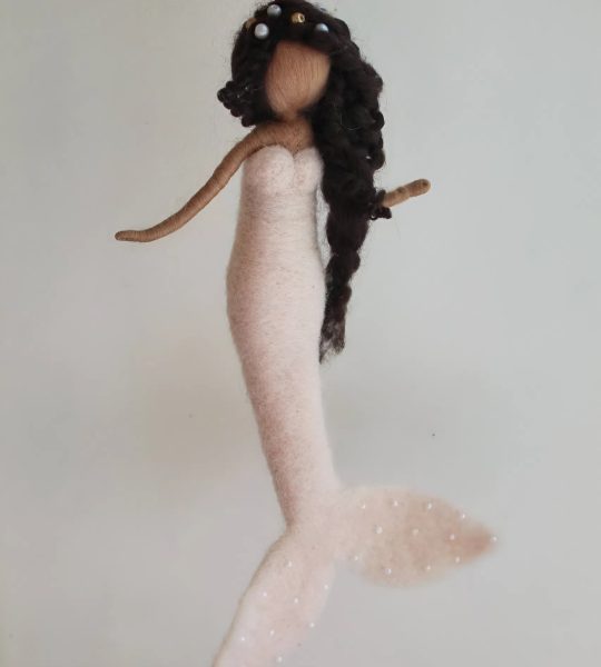 Сувенірна лялька підвіска казкова русалонька принцеса