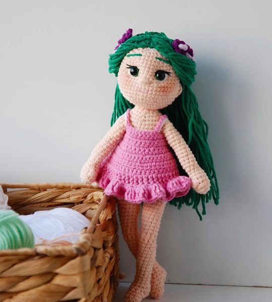 В'язана іграшка лялька лісова Мавка у рожевій сукні
