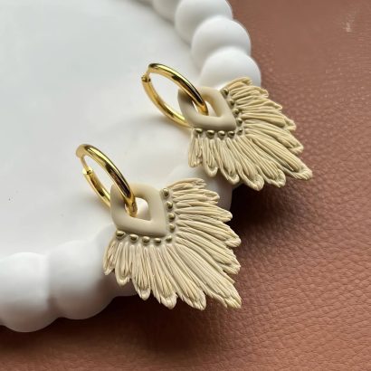 Стильні жіночі сережки з полімерної глини в стилі бохо