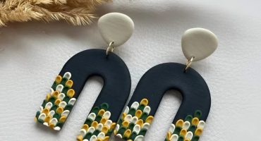 Стильні святкові сережки з полімерної глини - чорні підковки: елегантність і оригінальність для будь-якої події