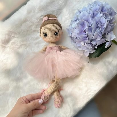 Лялька балеринка в пуантах велика сувенірна іграшка