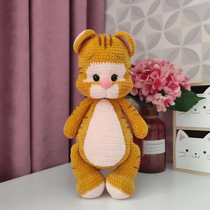 Сувенірна авторська в’язана м’яка дитяча іграшка тигрик