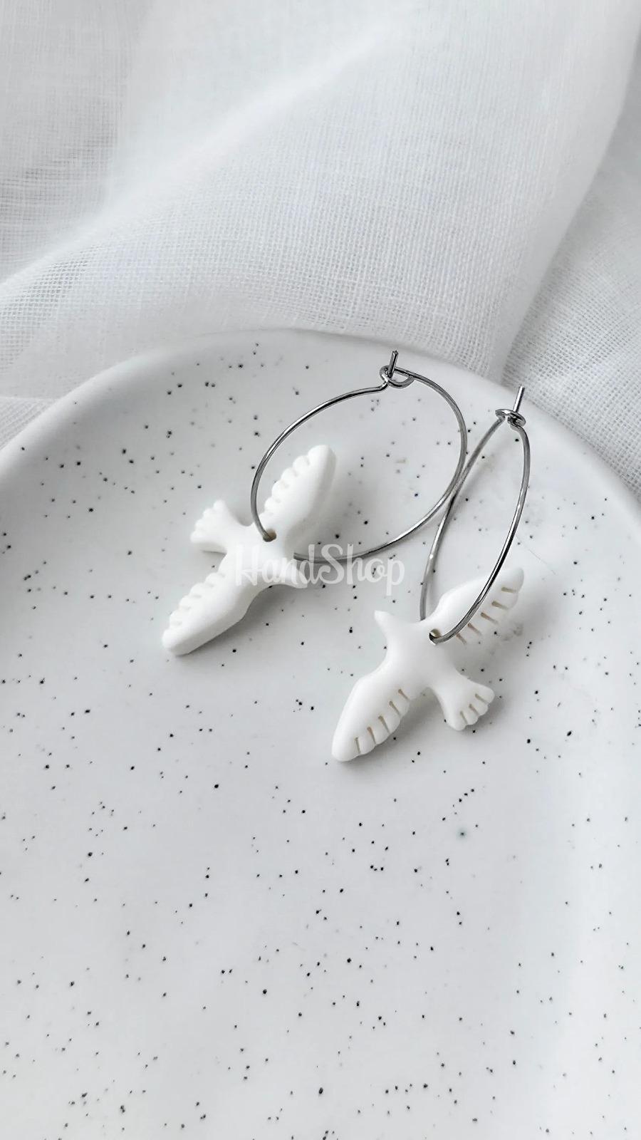 Жіночі сережки білі пташки голубки з полімерної глини колечка Жіночі сережки білі пташки голубки з полімерної глини колечка