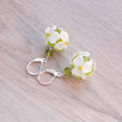 Сережки квіти ромашки намистини lampwork скло