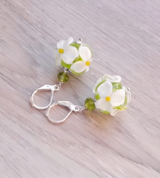 Сережки квіти ромашки намистини lampwork скло