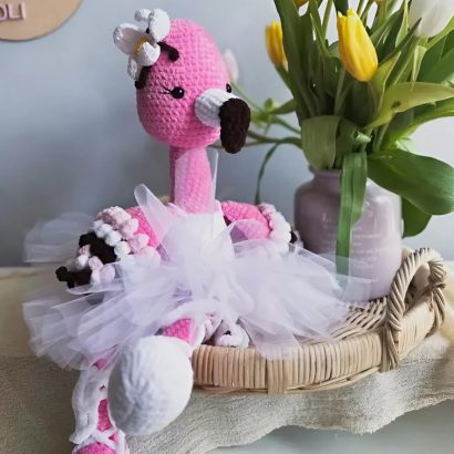 В’язана іграшка великий рожевий фламінго в пуантах