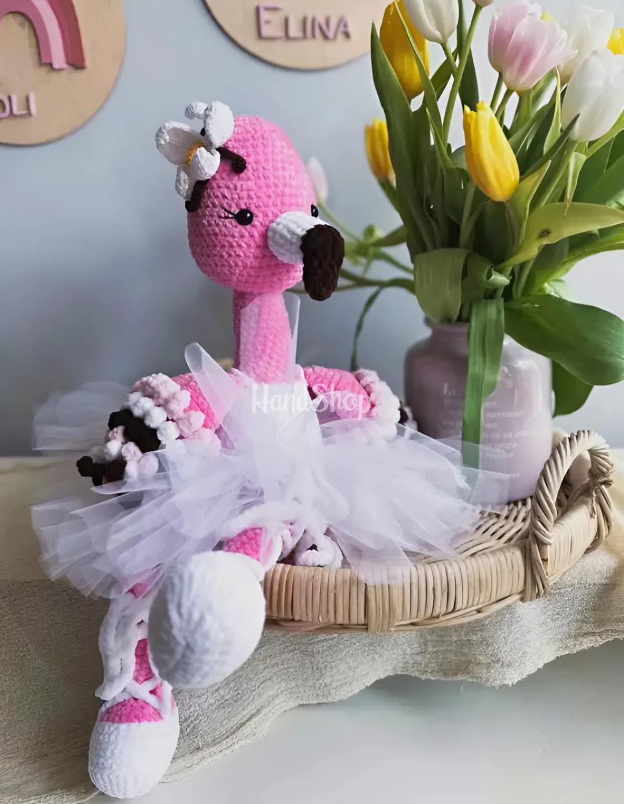 В’язана іграшка великий рожевий фламінго в пуантах В’язана іграшка великий рожевий фламінго в пуантах