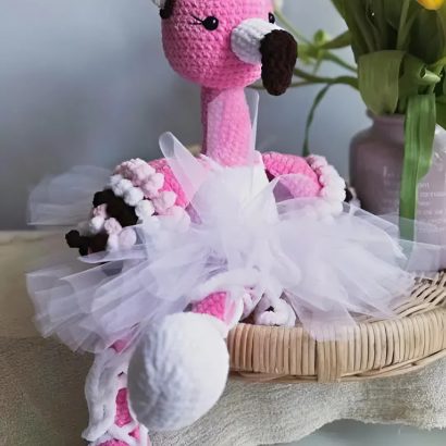 В’язана іграшка великий рожевий фламінго в пуантах