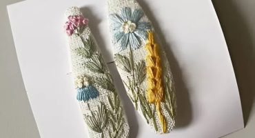 Заколочки з ручною вишивкою для дівчаток з квітами та колосками - ніжний штрих до образу на 1 вересня