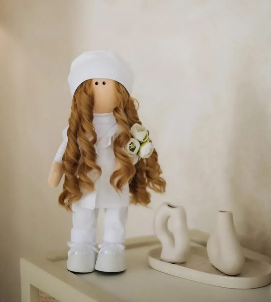 Сувенірна авторська інтер’єрна лялька лікар педіатр